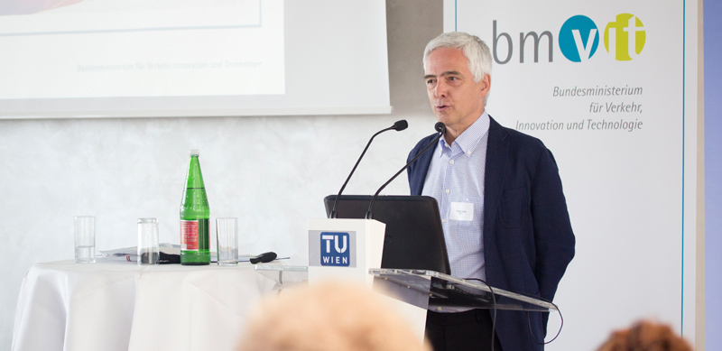 Begrüßung durch Michael Paula (BMVIT). (c) Petra Blauensteiner/ÖGUT Begrüßung durch Michael Paula (BMVIT). (c) Petra Blauensteiner/ÖGUT