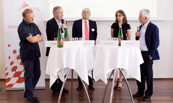 Podiumsdiskussion. (c) Petra Blauensteiner/ÖGUT Podiumsdiskussion. (c) Petra Blauensteiner/ÖGUT