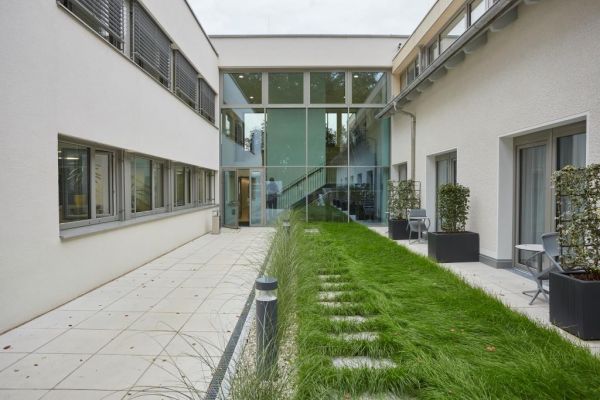 Bildungshaus Jägermayrhof - Terrassenansicht West