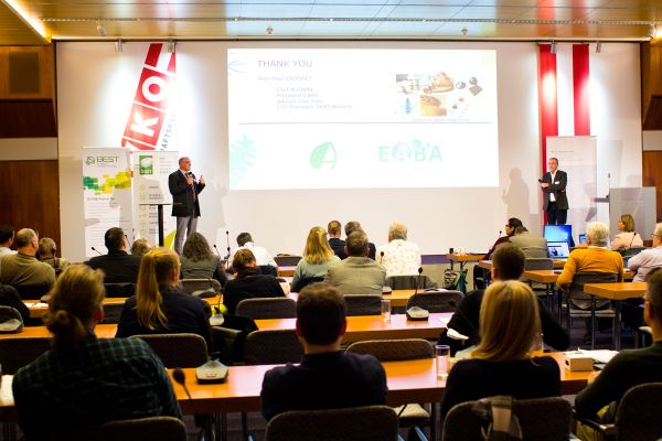 Jochen Michels (DECHEMA) und Jean-Paul Cadoret (EABA – European Algae Biomass Association)