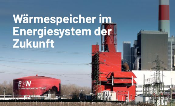 Industrieanlage neben einer grünen Wiese